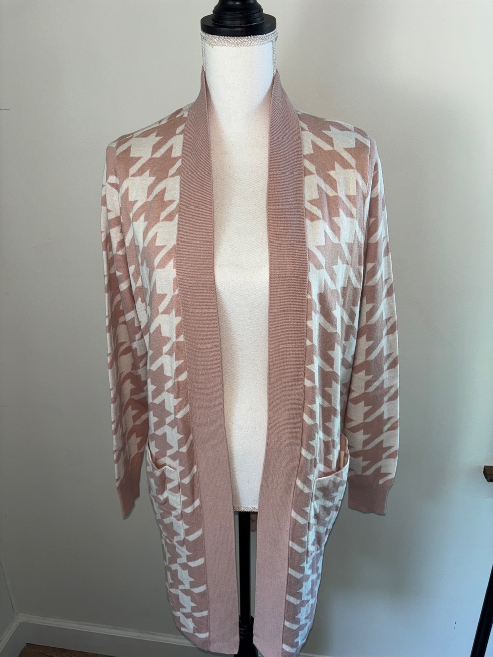Belle by Kim Gravel Long Open-Front Houndstooth Cardigan Sweater, sz S